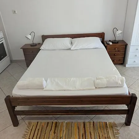 Leta Syros Island
